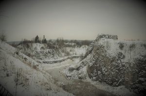 Rezerwat Kadzielnia w Kielcach zimą - panorama