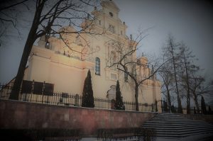 Bazylika Katedralna Wniebowzięcia NMP w Kielcach w zimowej aurze