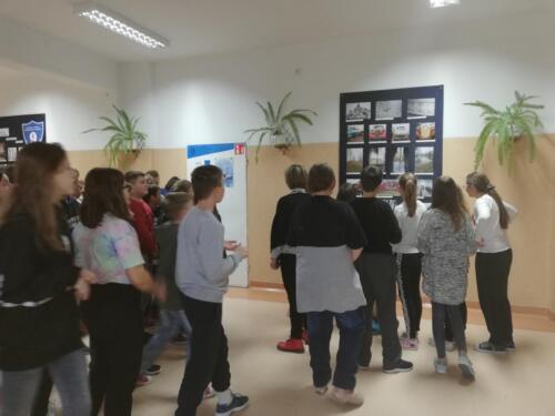 2019-11-15 z aparatem na wycieczkę wystawa 02