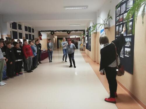 2019-11-15 z aparatem na wycieczkę wystawa 04